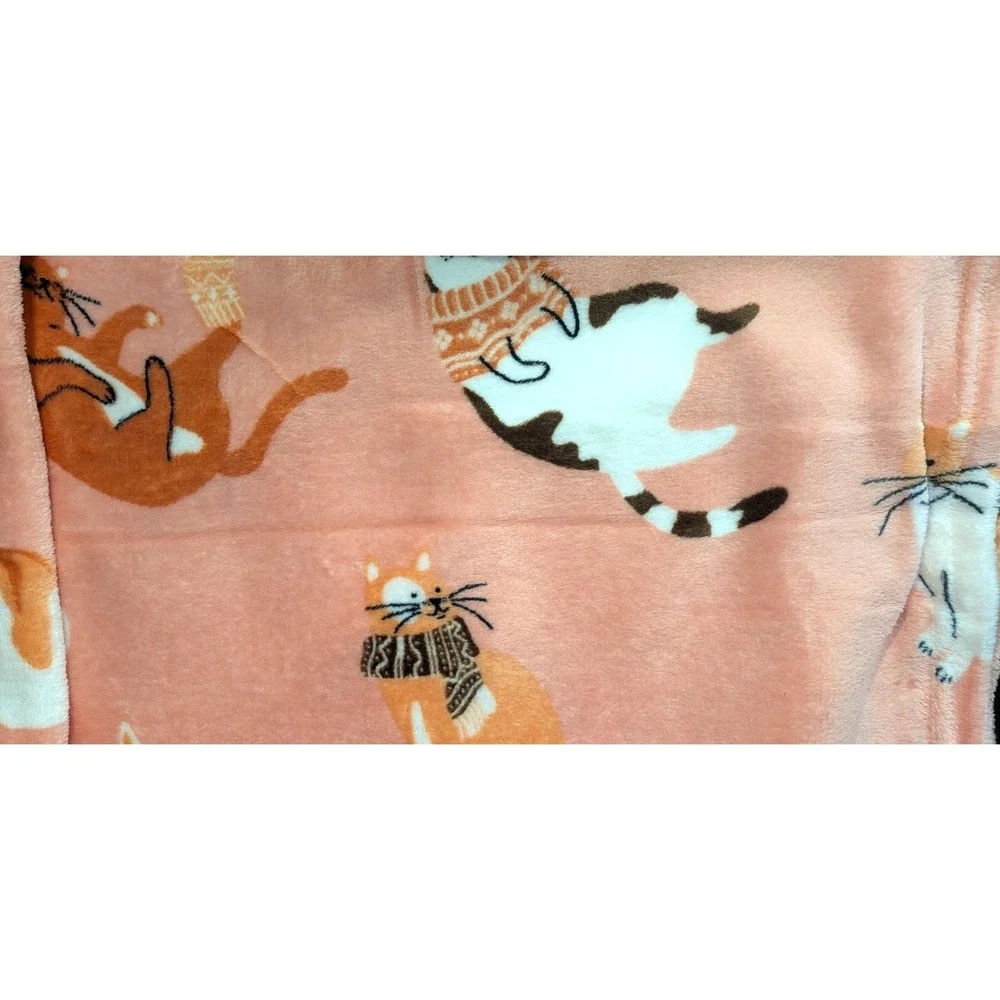 LOT OF 2: New Comfort Bay Soft Throw New 50x60in Super Soft Fabric Cats 2 THROWS